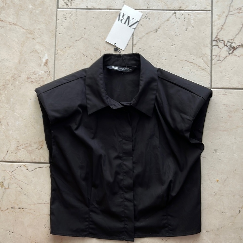Zara cropped button down shirt, S